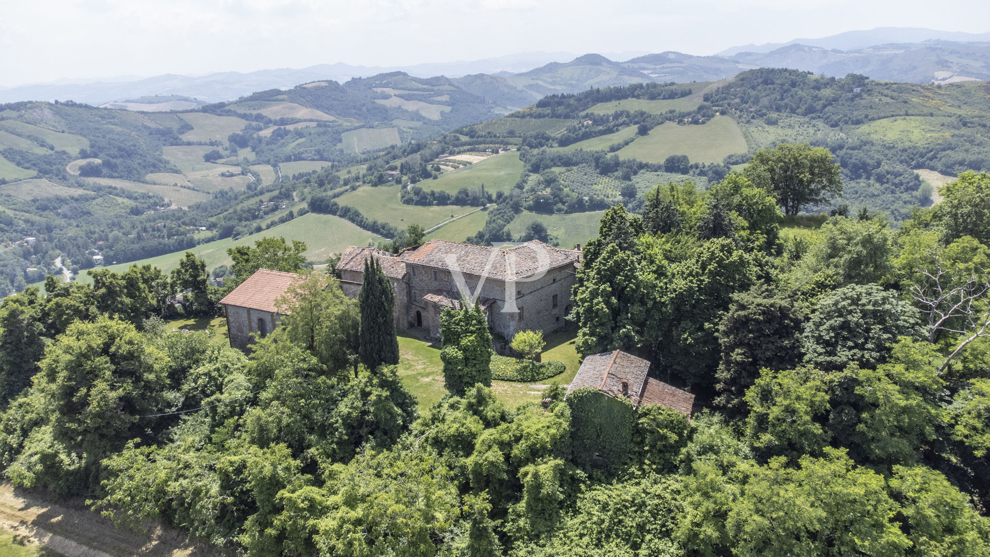 Schloss Fiagnano in Casalfiumanese: zwischen Schönheit, Geschichte und Magie