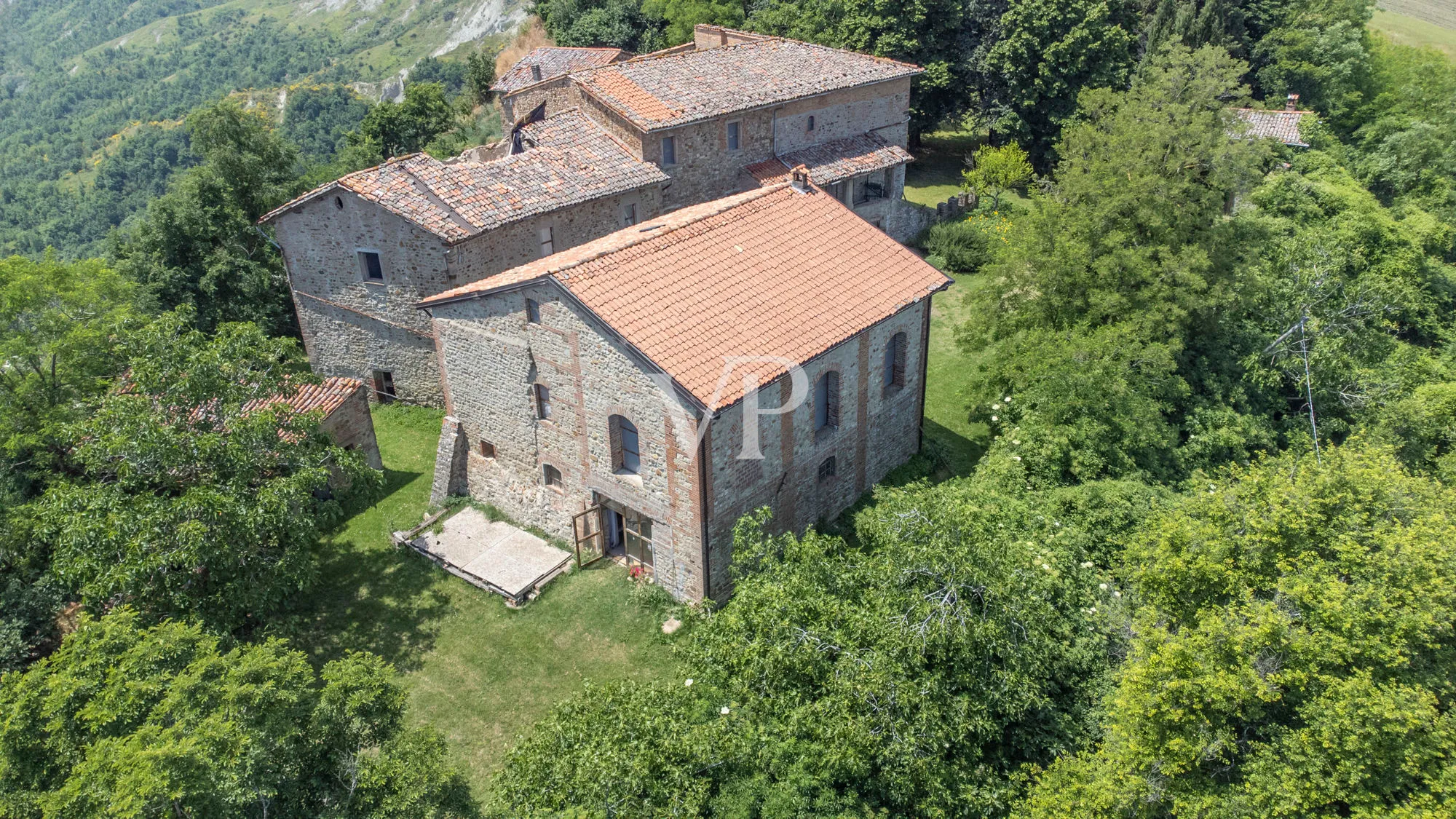 Castello di Fiagnano a Casalfiumanese: tra Bellezza, Storia e Magia