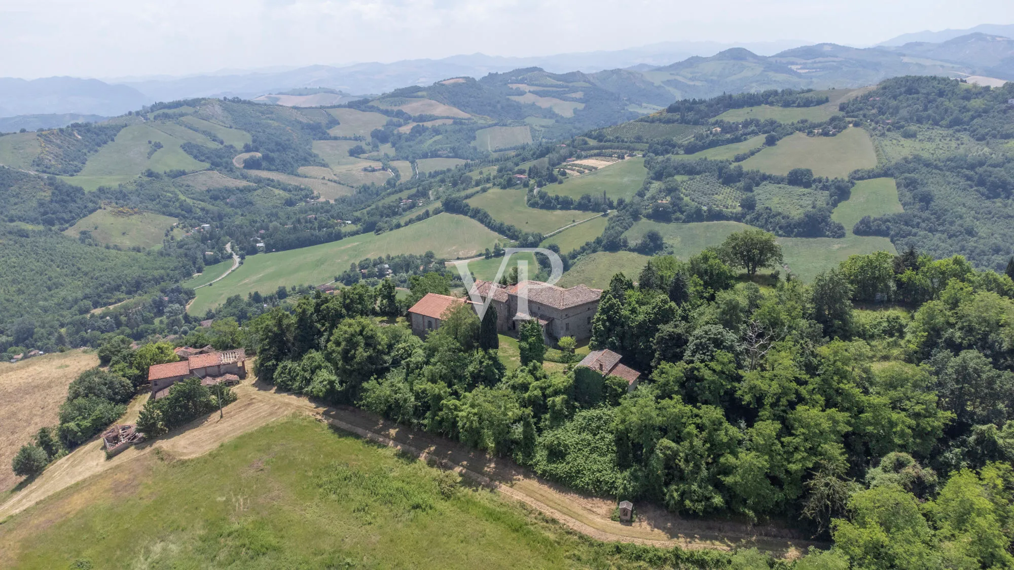 Castello di Fiagnano a Casalfiumanese: tra Bellezza, Storia e Magia