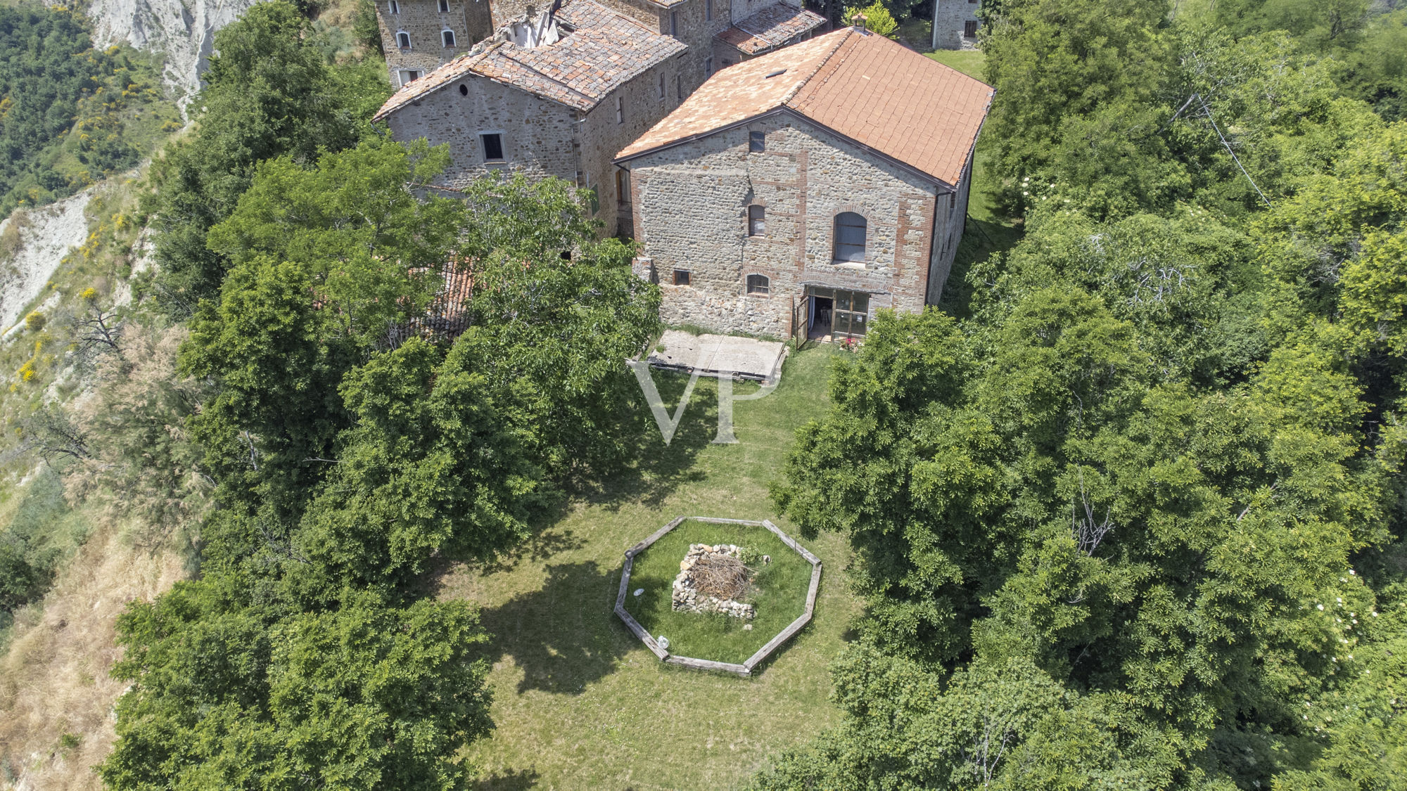 Schloss Fiagnano in Casalfiumanese: zwischen Schönheit, Geschichte und Magie