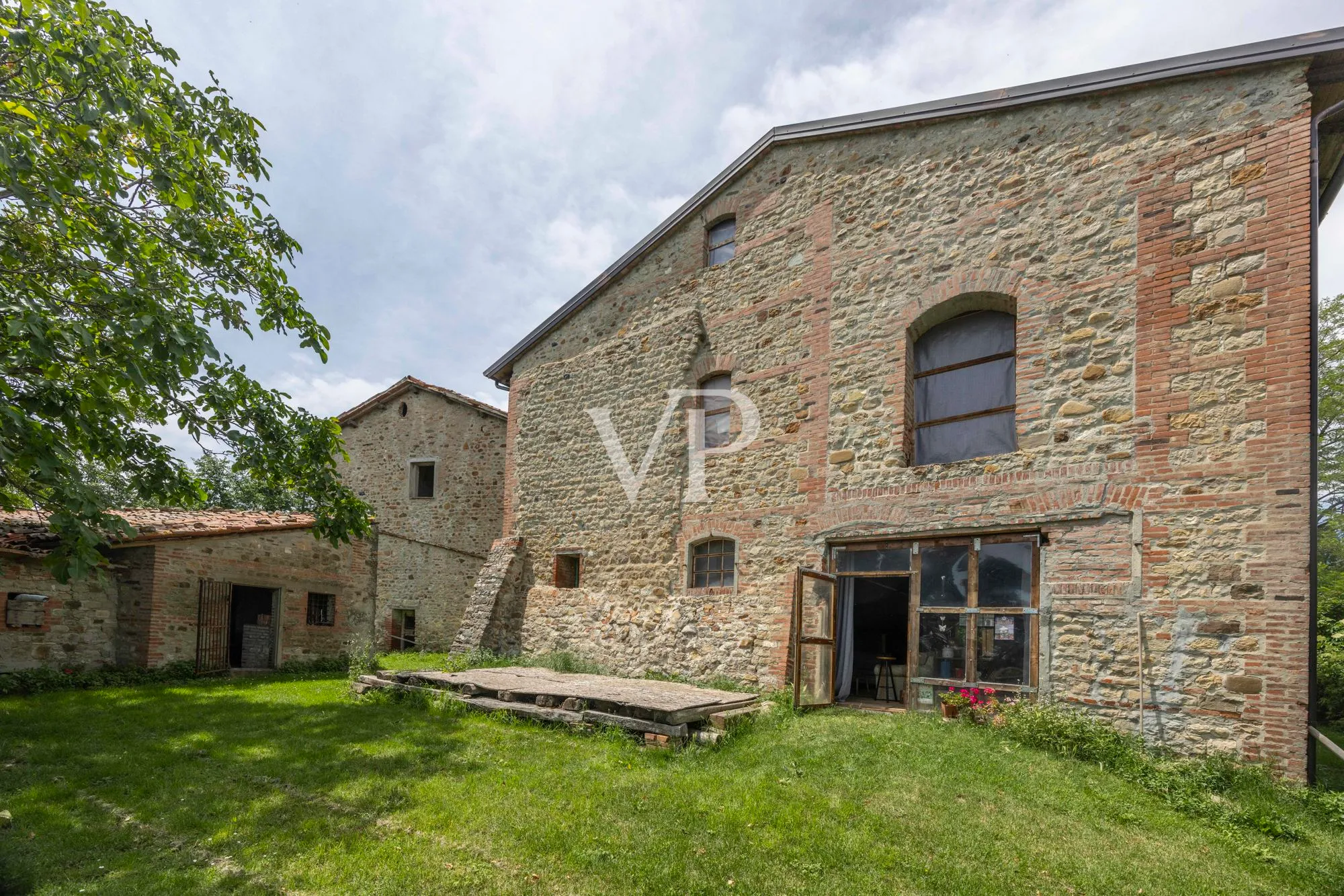 Castello di Fiagnano a Casalfiumanese: tra Bellezza, Storia e Magia