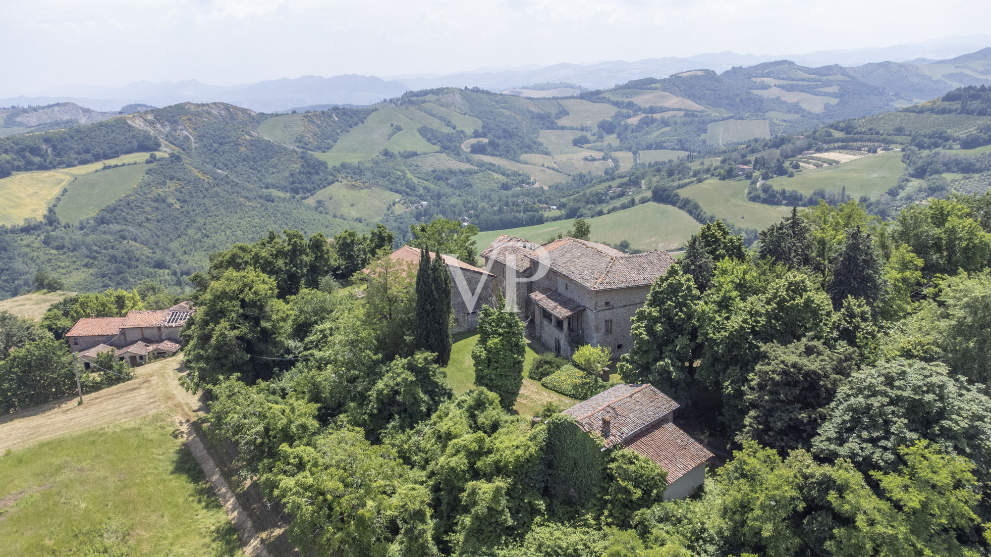 Schloss Fiagnano in Casalfiumanese: zwischen Schönheit, Geschichte und Magie