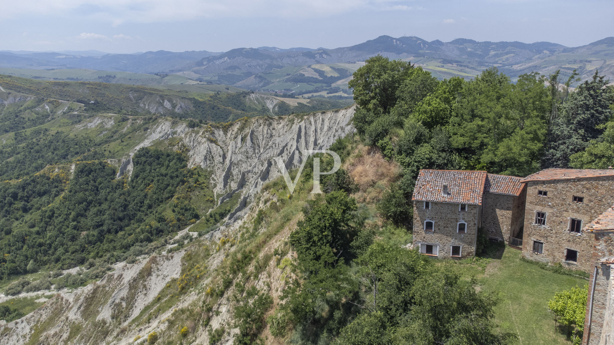 Schloss Fiagnano in Casalfiumanese: zwischen Schönheit, Geschichte und Magie