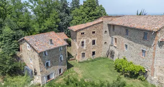 von_poll_real_estate_property_IT254152201_image_1