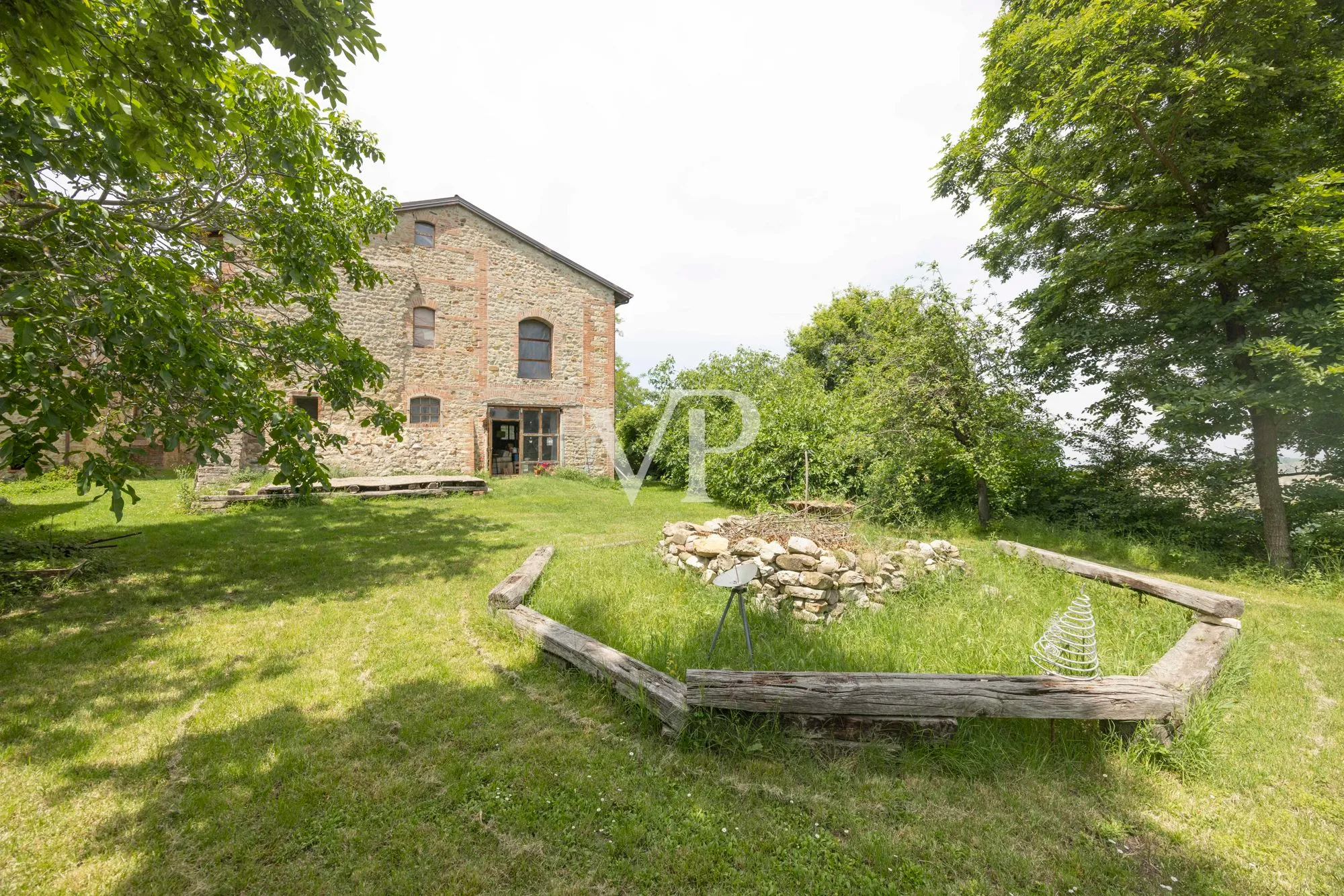 Castello di Fiagnano a Casalfiumanese: tra Bellezza, Storia e Magia