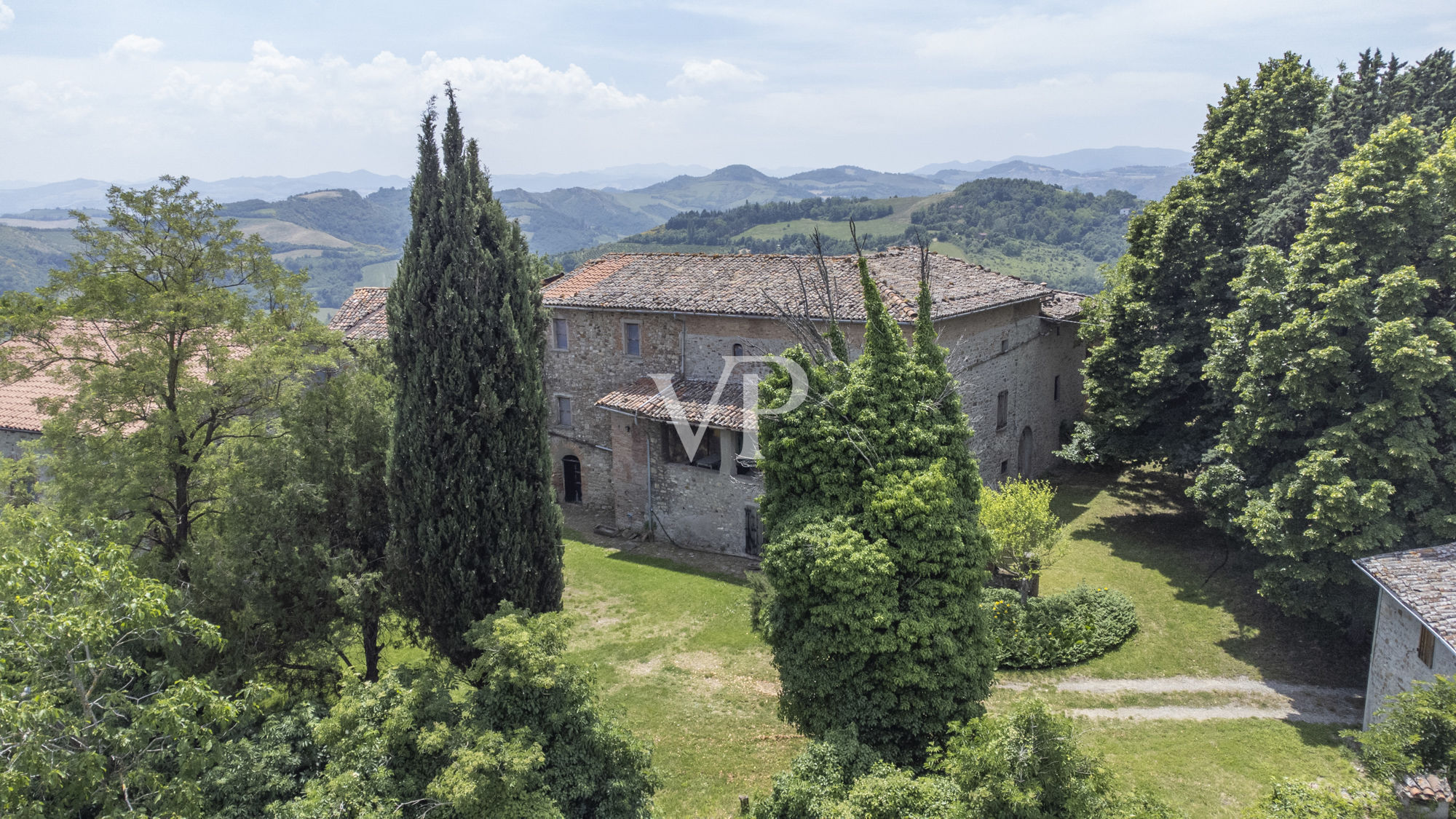 Schloss Fiagnano in Casalfiumanese: zwischen Schönheit, Geschichte und Magie