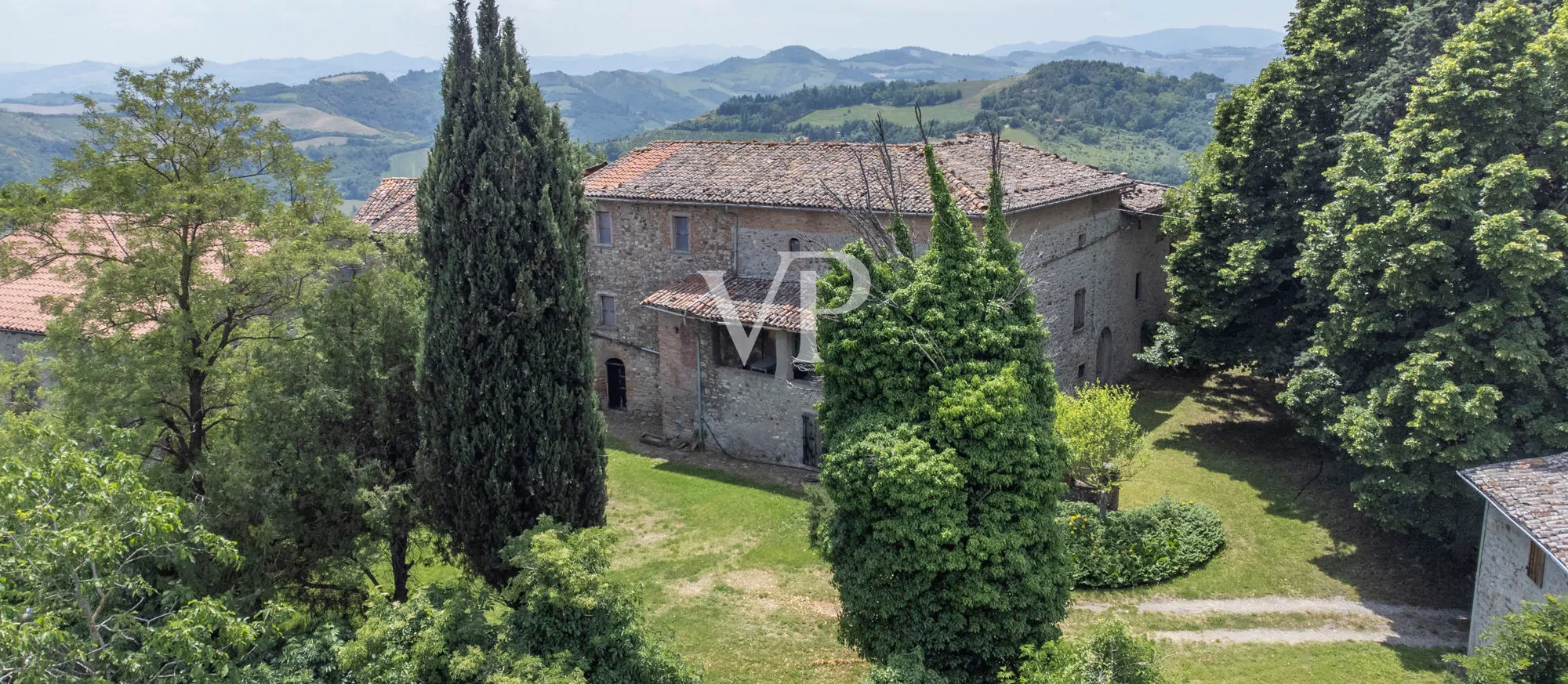 Schloss Fiagnano in Casalfiumanese: zwischen Schönheit, Geschichte und Magie