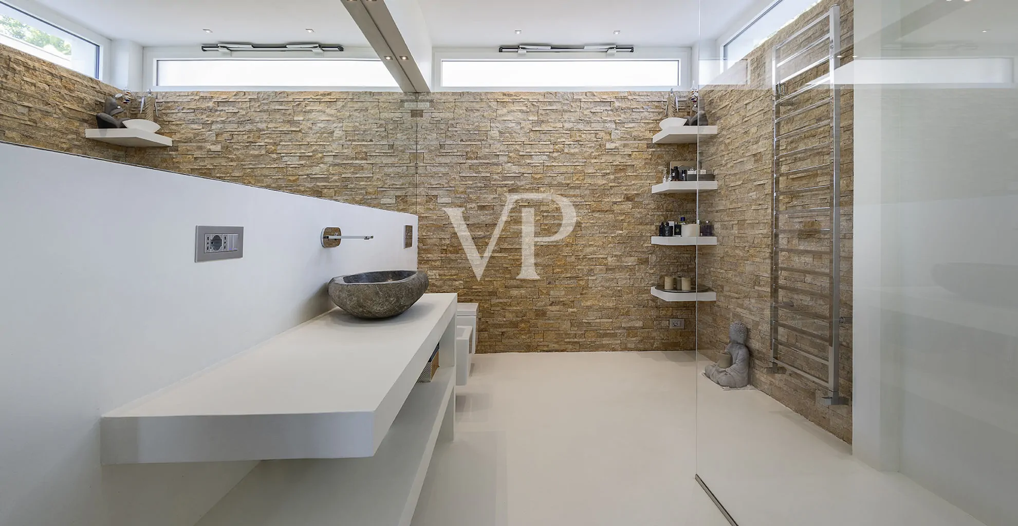 Prestigiosa e moderna Villa bianca in collina