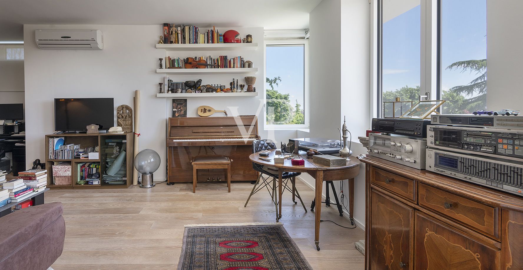 Prestigiosa e moderna Villa bianca in collina