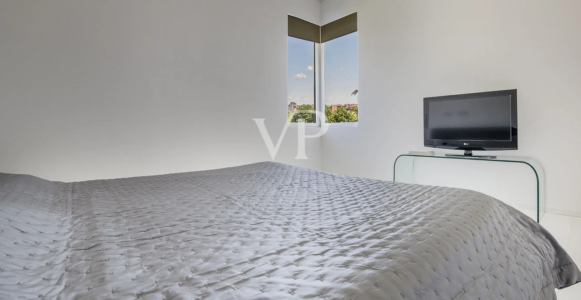 Prestigiosa e moderna Villa bianca in collina