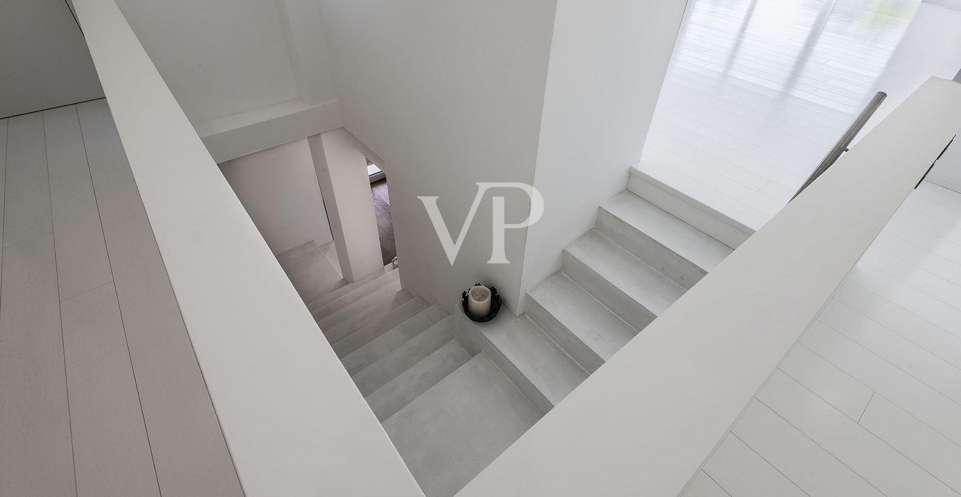 Prestigiosa e moderna Villa bianca in collina