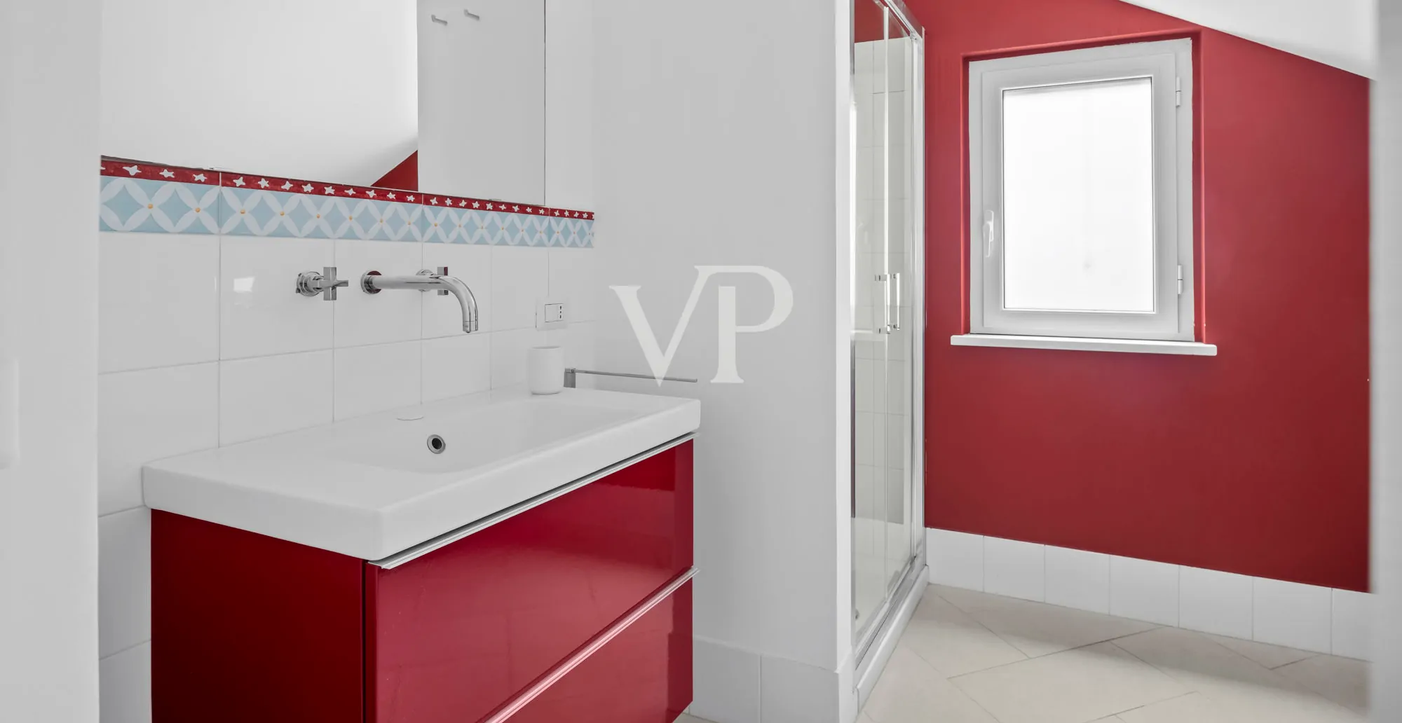 Prestigeträchtige Villa am Meer mit unvergleichlichem Blick