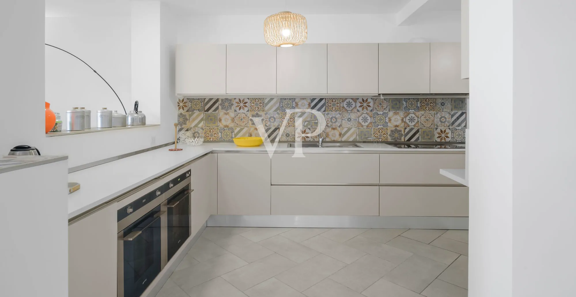 Prestigeträchtige Villa am Meer mit unvergleichlichem Blick