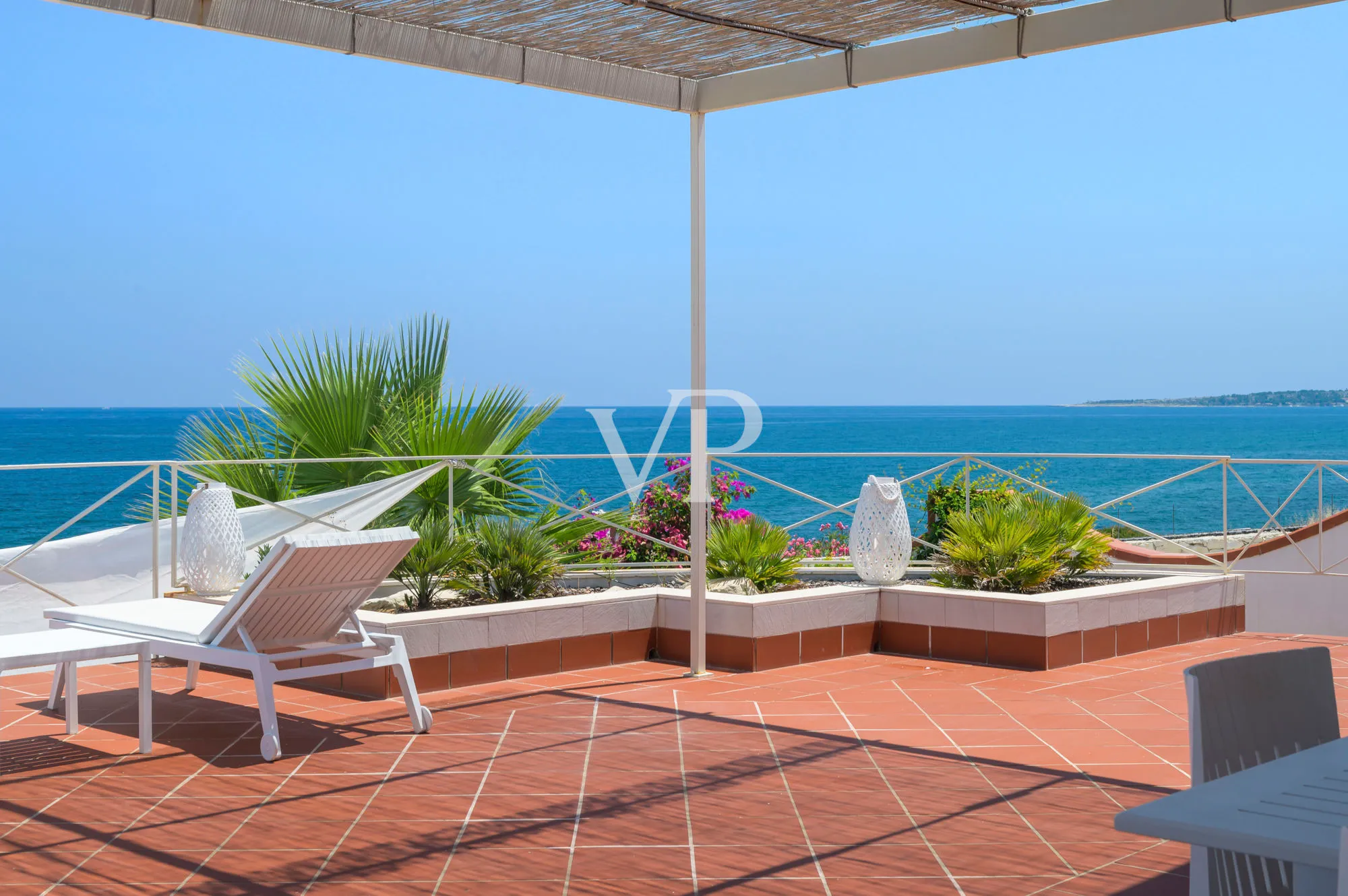 Prestigious beachfront villa with unparalleled views