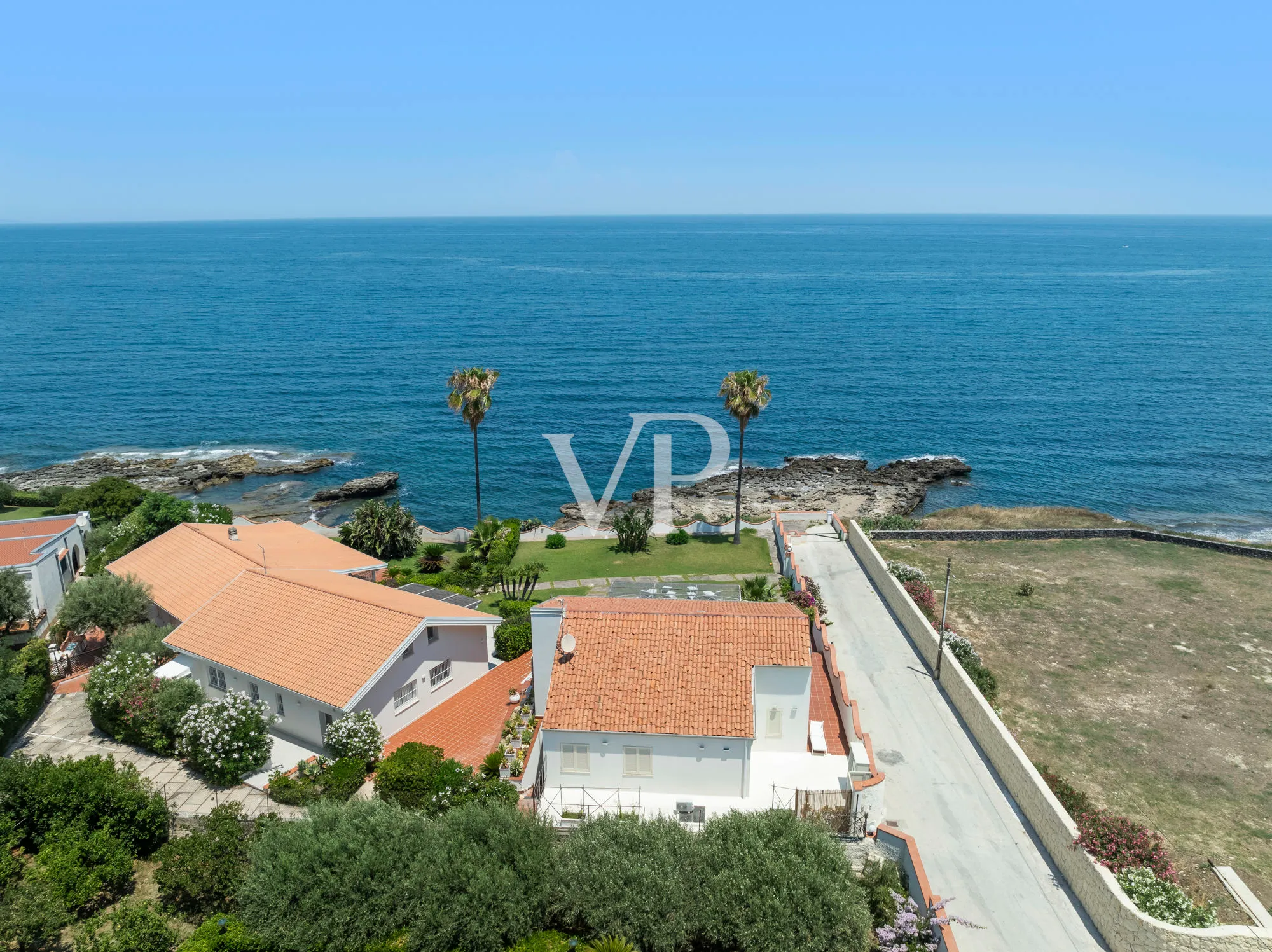 Prestigious beachfront villa with unparalleled views