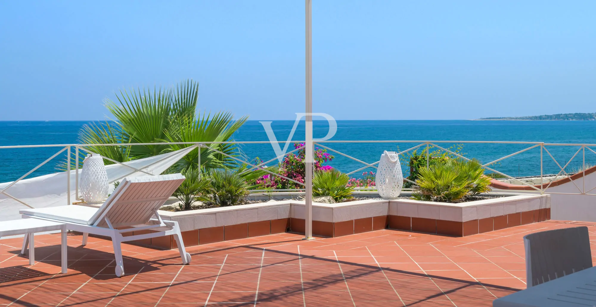 Prestigeträchtige Villa am Meer mit unvergleichlichem Blick