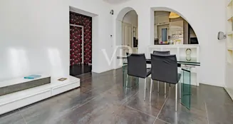 von_poll_real_estate_property_IT252942237_image_0