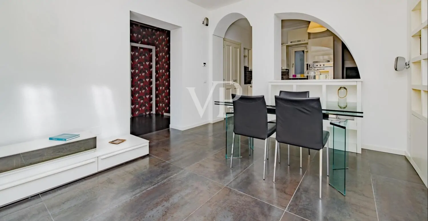 Elegante apartamento de cuatro habitaciones con triple exposición - piso alto