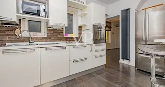 von_poll_real_estate_property_IT252942237_image_7