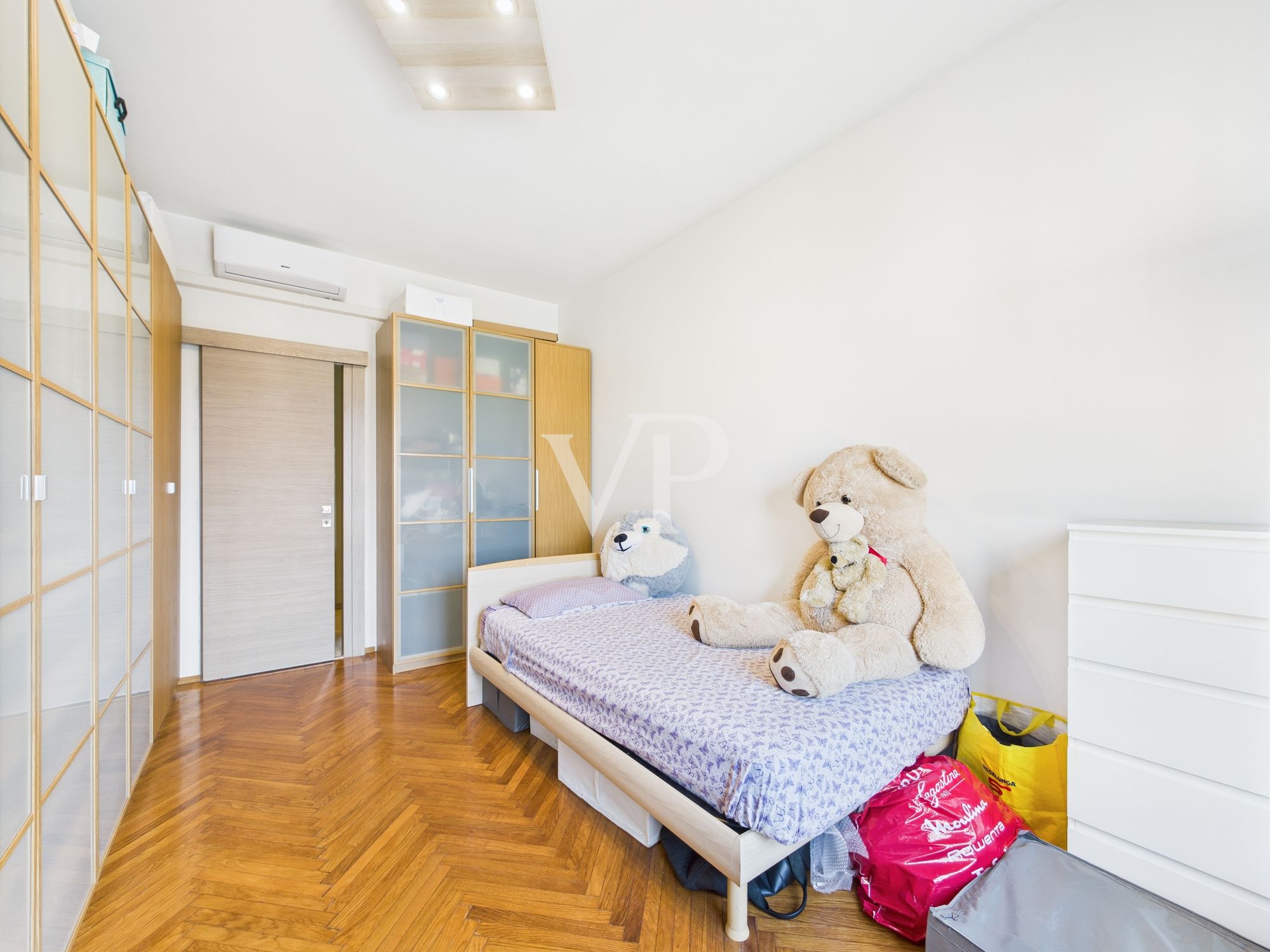 Elegante Vier-Zimmer-Panoramawohnung mit dreifacher Ausrichtung