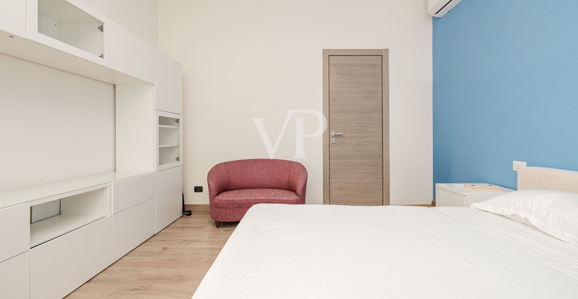 Elegantes renoviertes 150qm Panorama-Penthouse mit dreifacher Ausrichtung in der Via Civenna