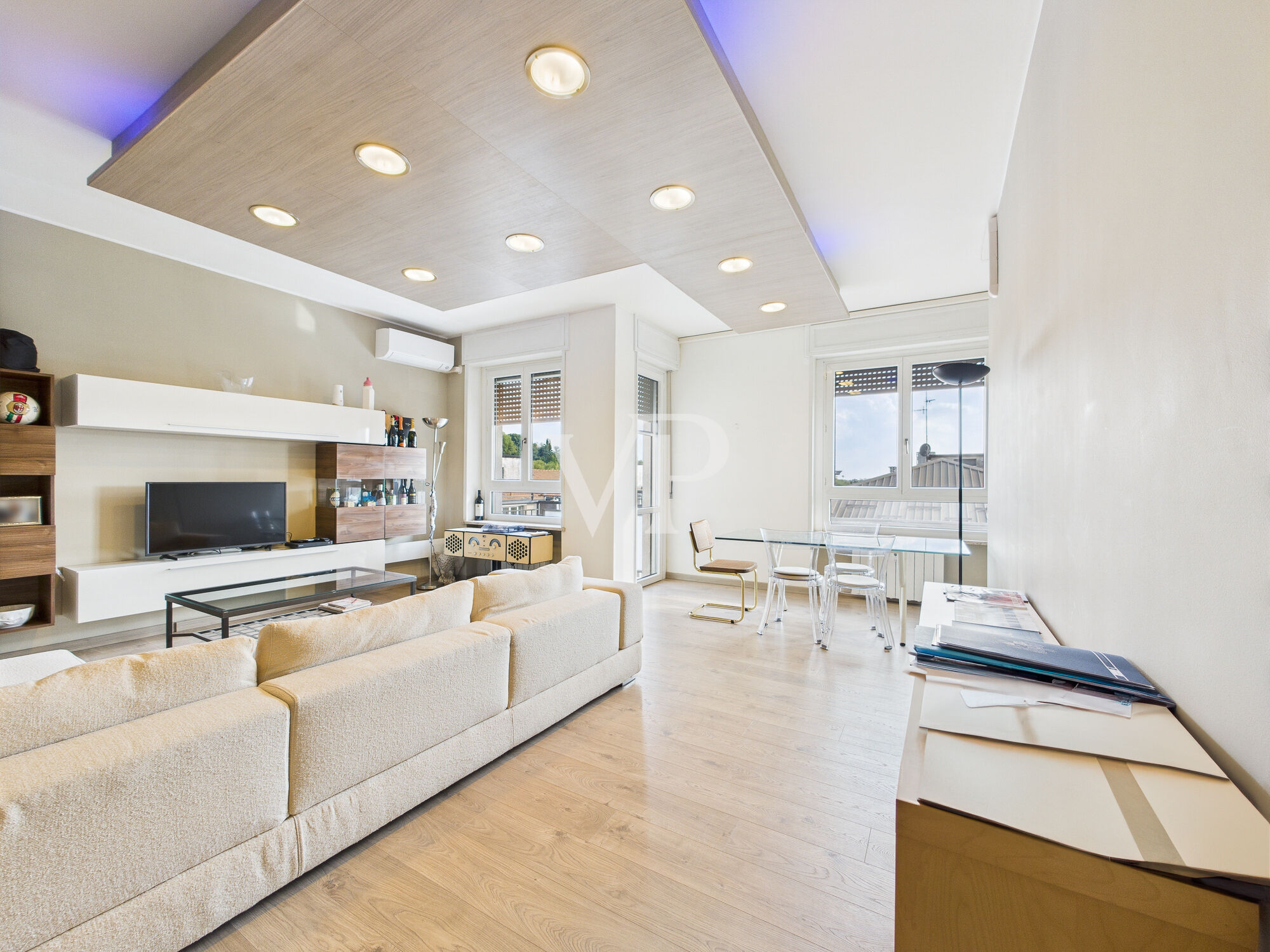 Elegante Vier-Zimmer-Panoramawohnung mit dreifacher Ausrichtung