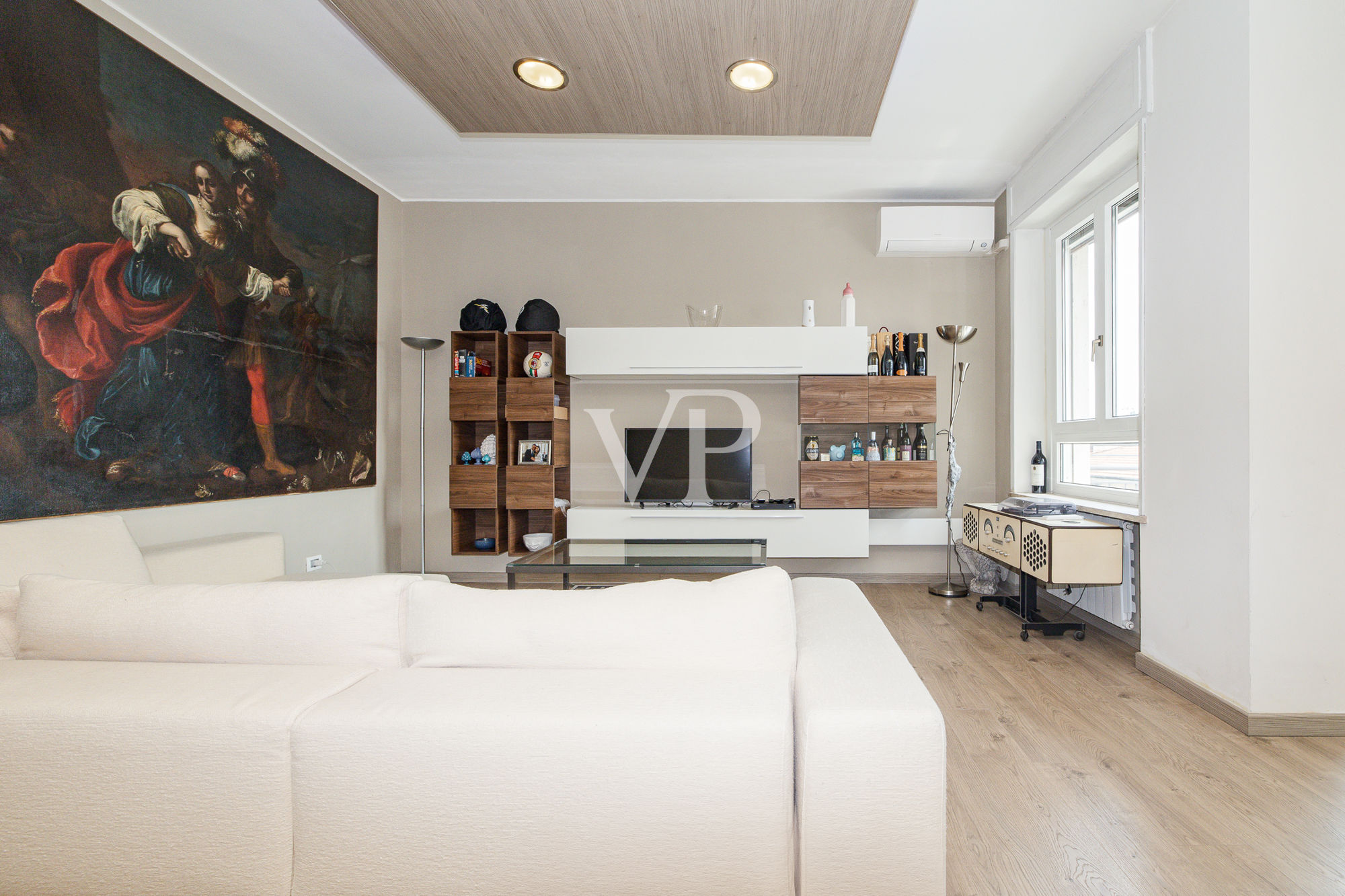 Elegante Vier-Zimmer-Panoramawohnung mit dreifacher Ausrichtung