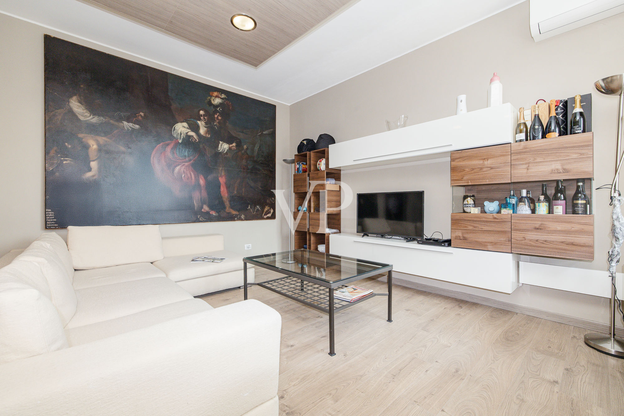 Elegante Vier-Zimmer-Panoramawohnung mit dreifacher Ausrichtung