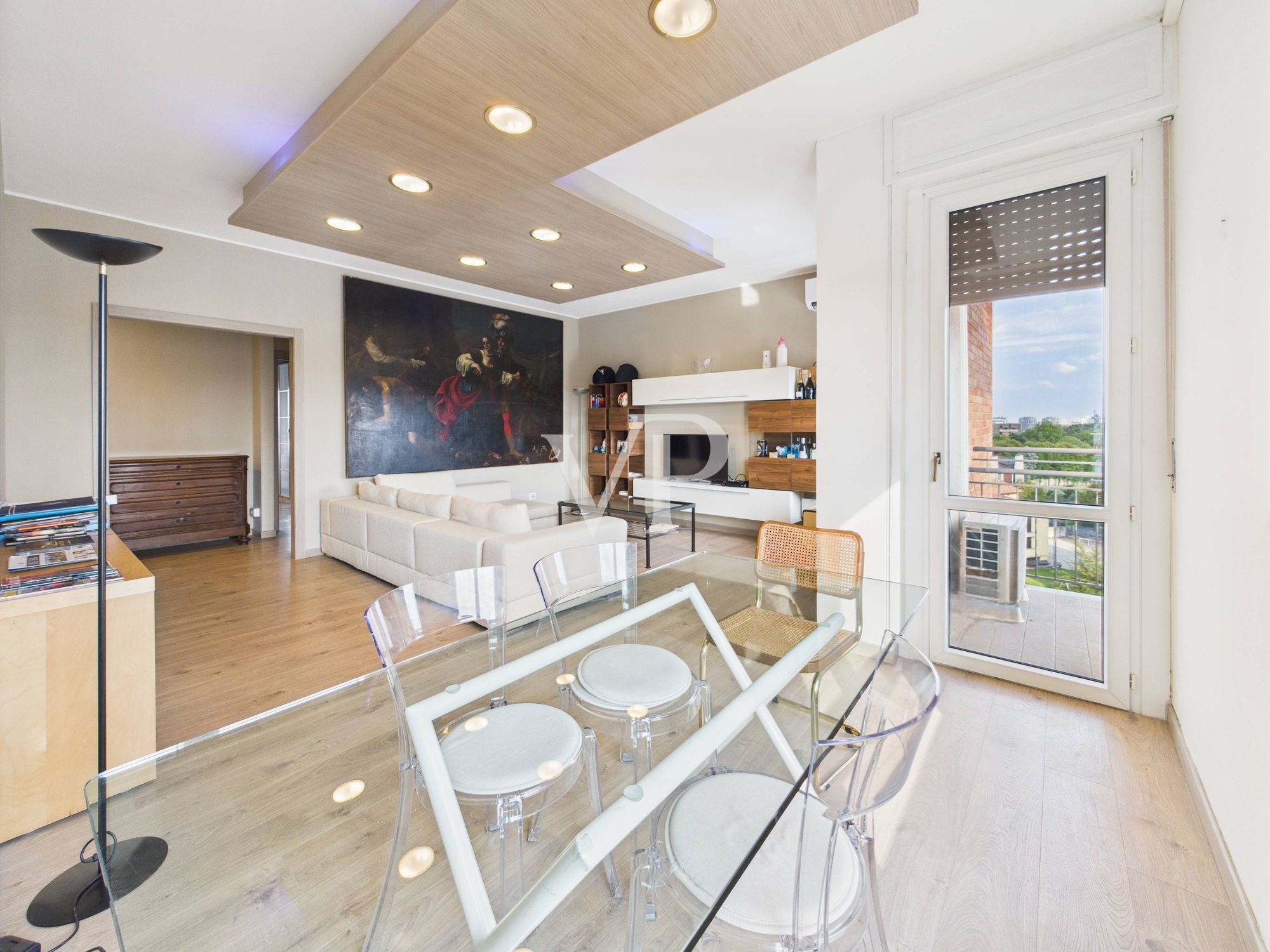 Elegante Vier-Zimmer-Panoramawohnung mit dreifacher Ausrichtung