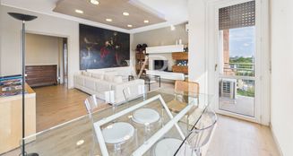 von_poll_real_estate_property_IT252942267_image_2