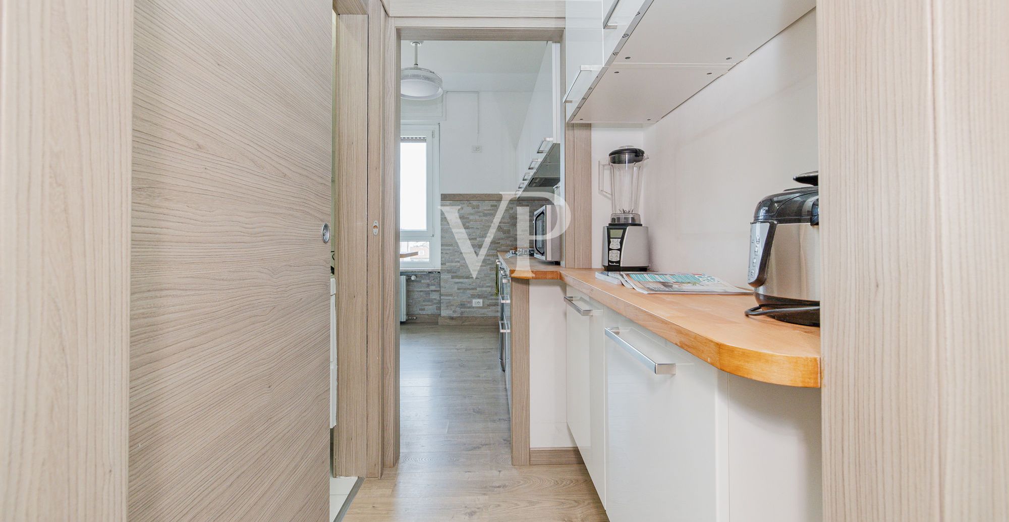 Elegantes renoviertes 150qm Panorama-Penthouse mit dreifacher Ausrichtung in der Via Civenna