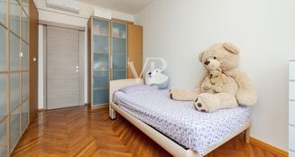 von_poll_real_estate_property_IT252942267_image_32