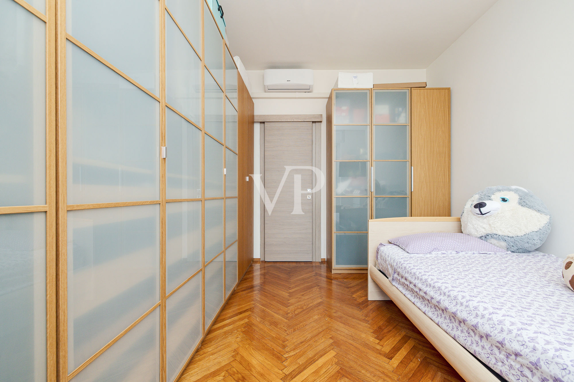 Elegante Vier-Zimmer-Panoramawohnung mit dreifacher Ausrichtung