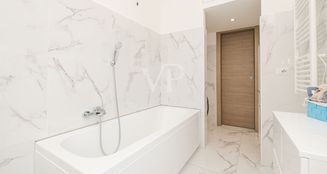 von_poll_real_estate_property_IT252942267_image_48