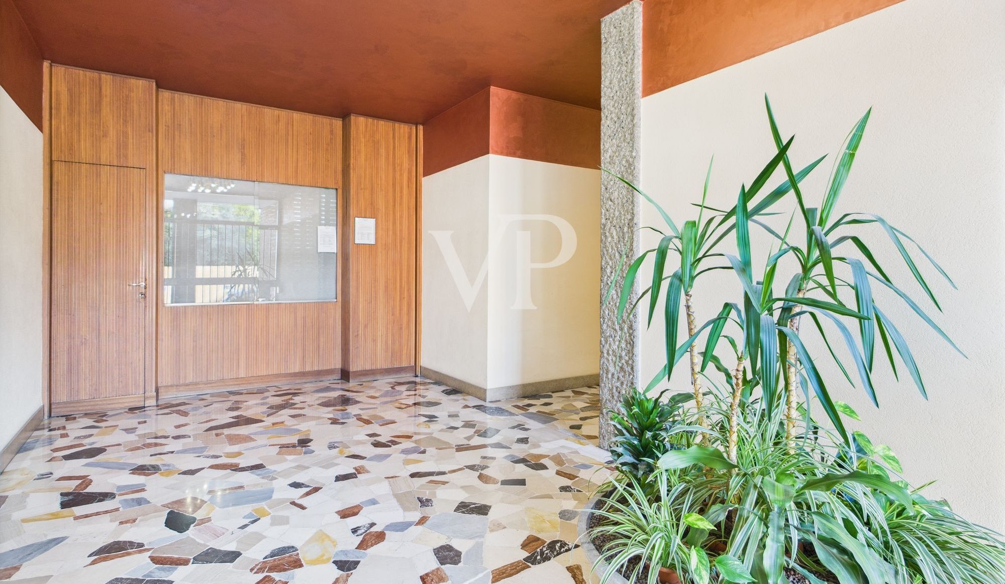 Elegantes renoviertes 150qm Panorama-Penthouse mit dreifacher Ausrichtung in der Via Civenna