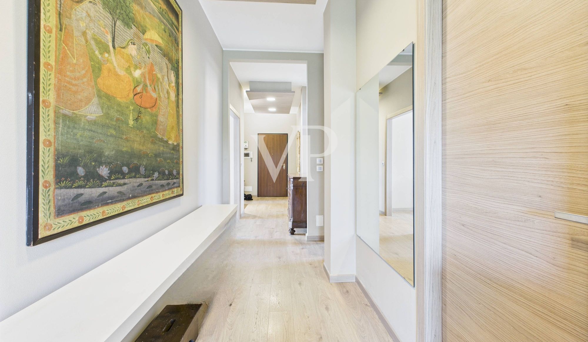 Elegantes renoviertes 150qm Panorama-Penthouse mit dreifacher Ausrichtung in der Via Civenna