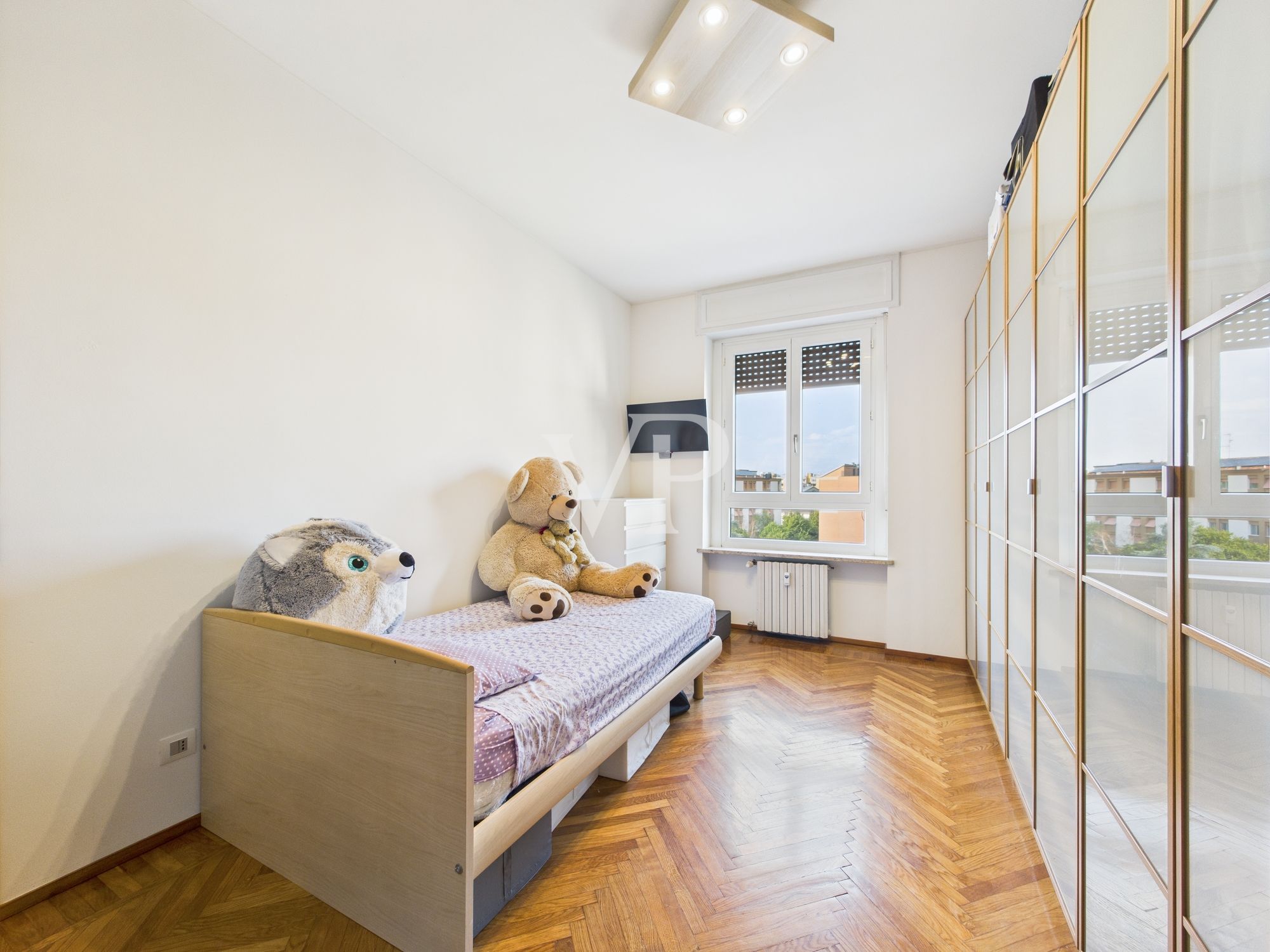 Elegante Vier-Zimmer-Panoramawohnung mit dreifacher Ausrichtung