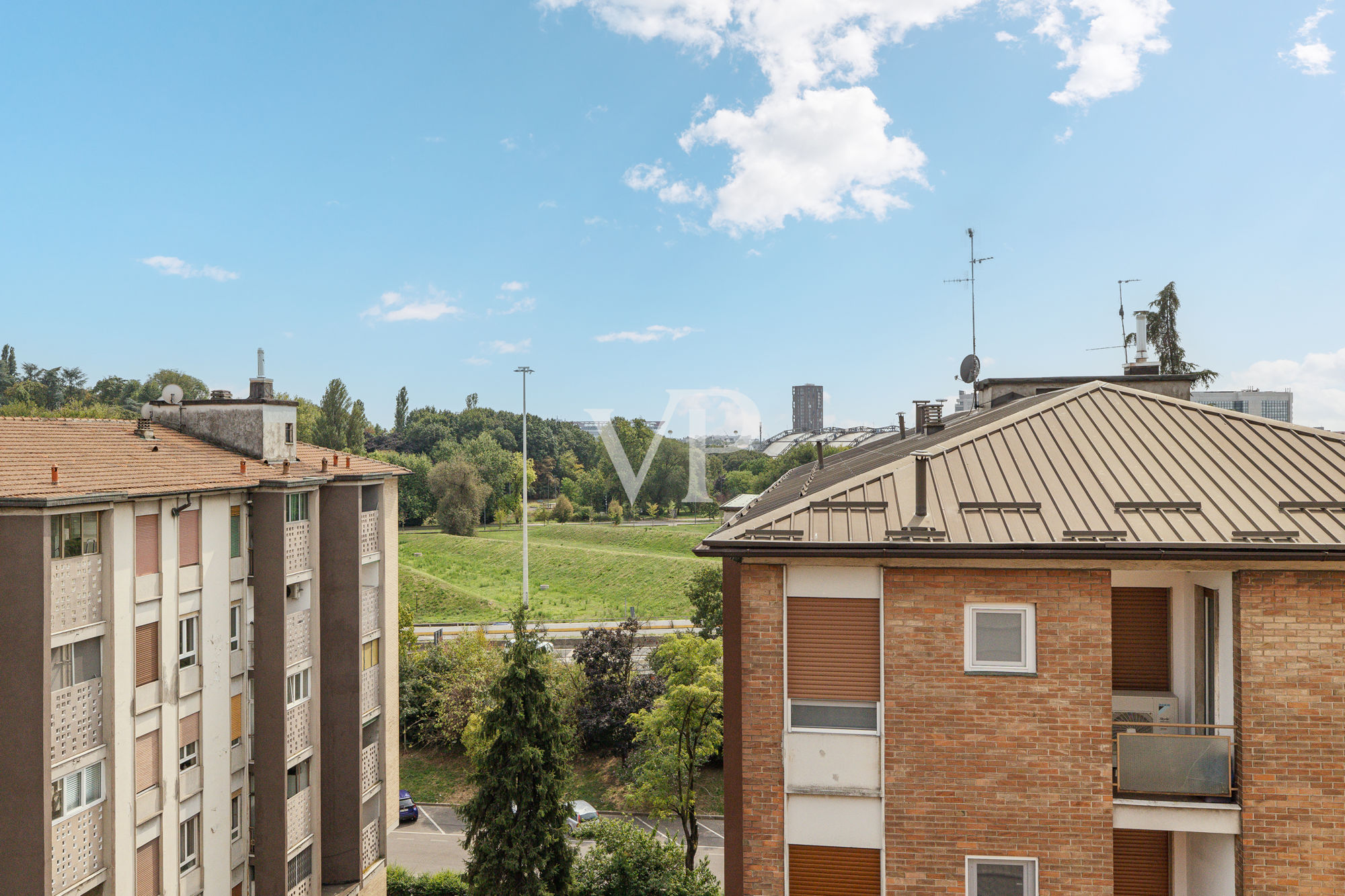 Elegante Vier-Zimmer-Panoramawohnung mit dreifacher Ausrichtung