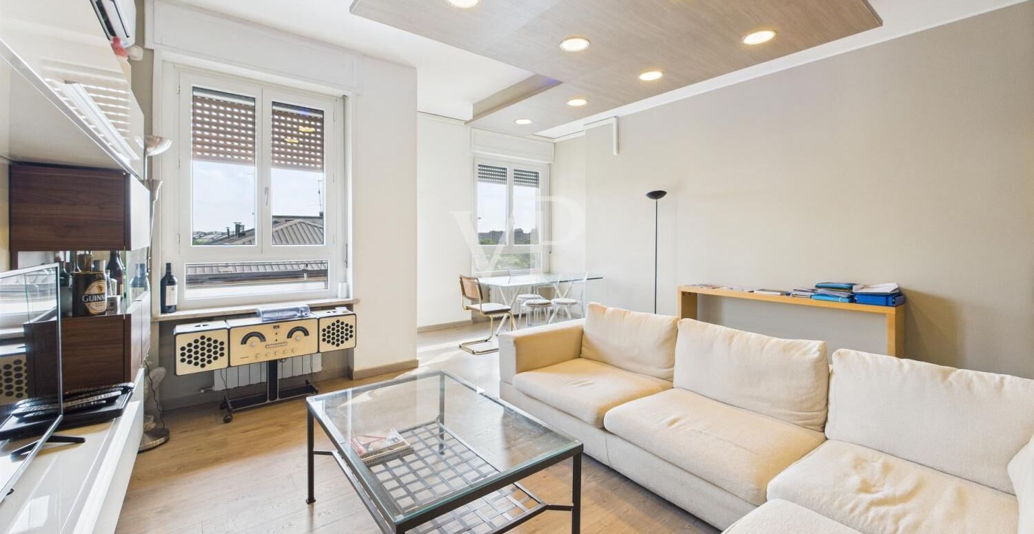 Elegantes renoviertes 150qm Panorama-Penthouse mit dreifacher Ausrichtung in der Via Civenna