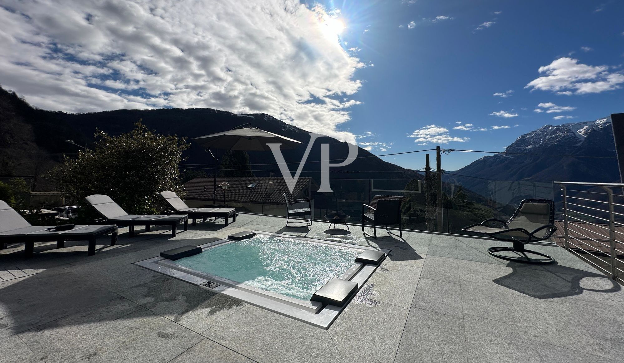 Elegante freistehende Villa in Casargo