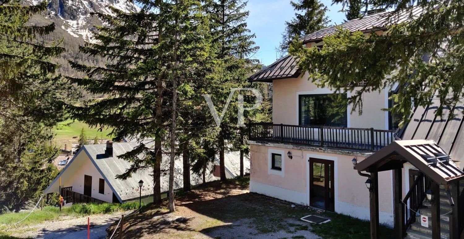 Hotel/Chalet a medida con impresionantes vistas