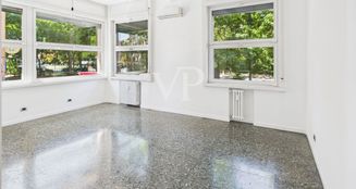 von_poll_real_estate_property_IT252942283_image_2