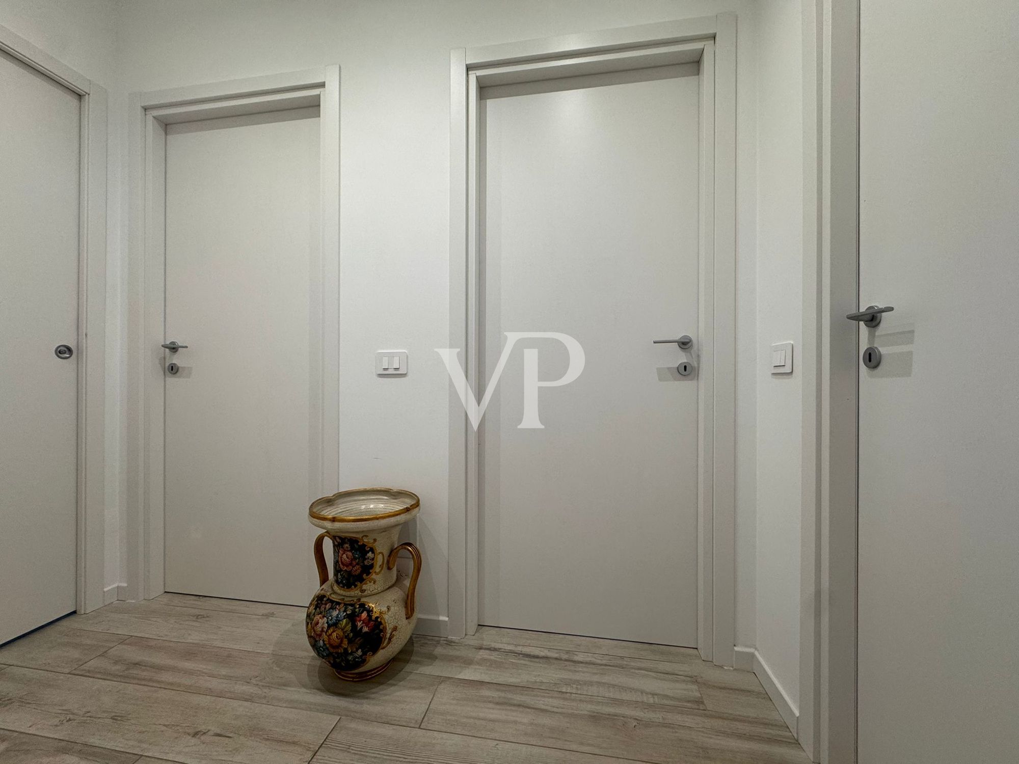 Disimpegno servizi e camere
