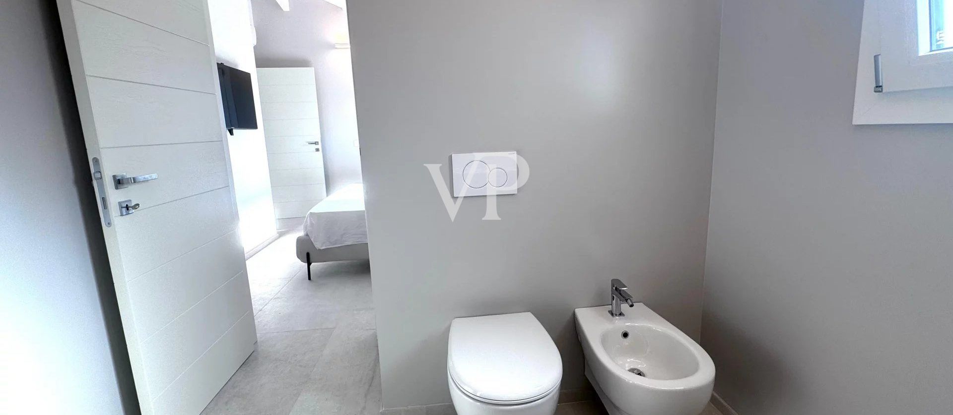 Prestigieuse maison mitoyenne avec piscine