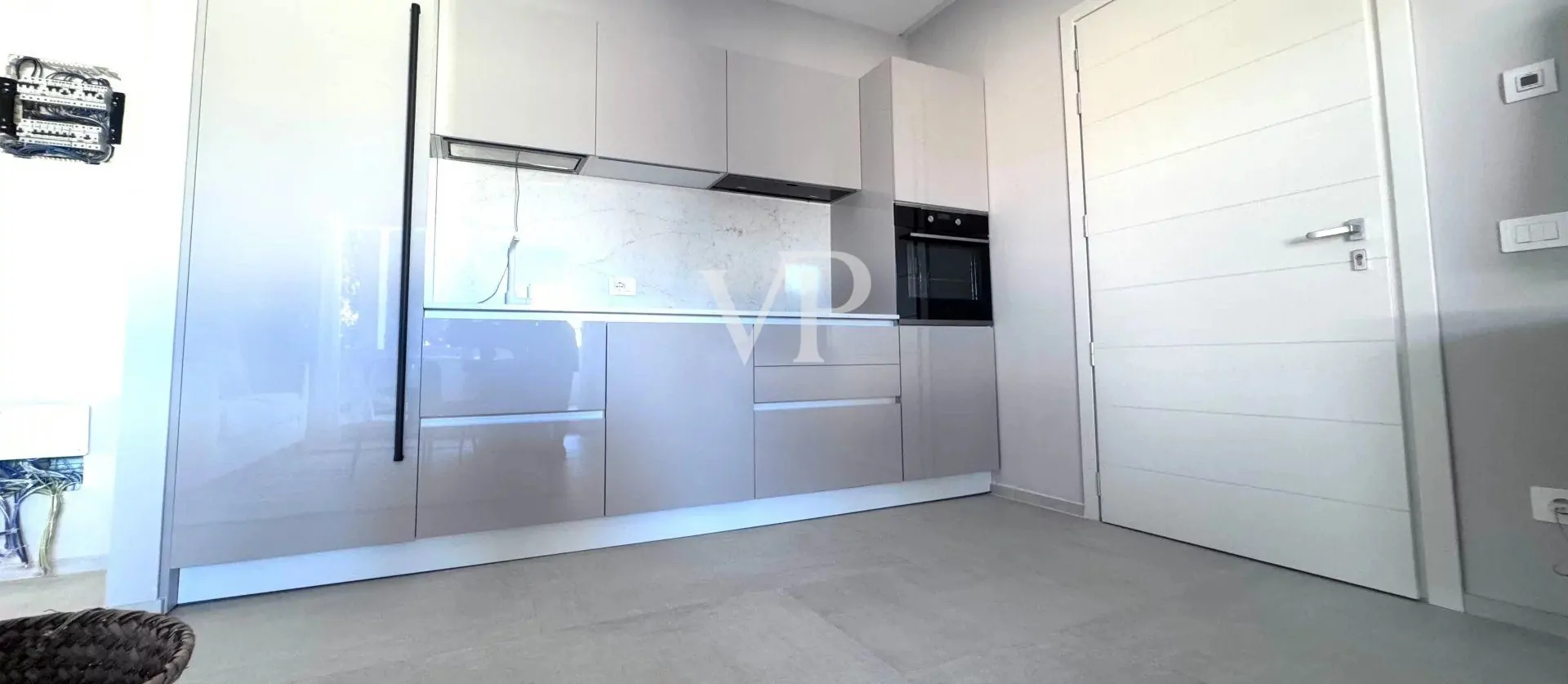 Zweistöckige Wohnung mit Schwimmbad