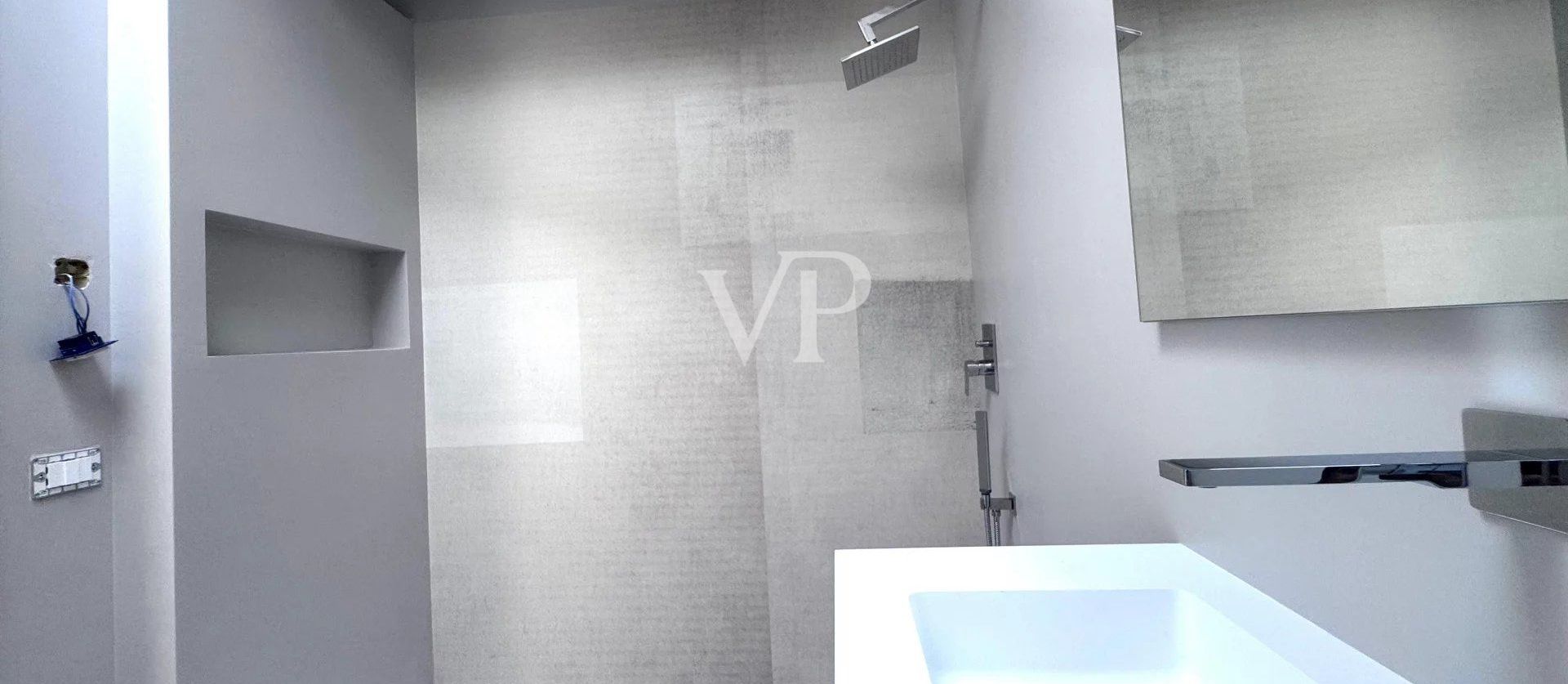 Two-level apartment with swimming pool