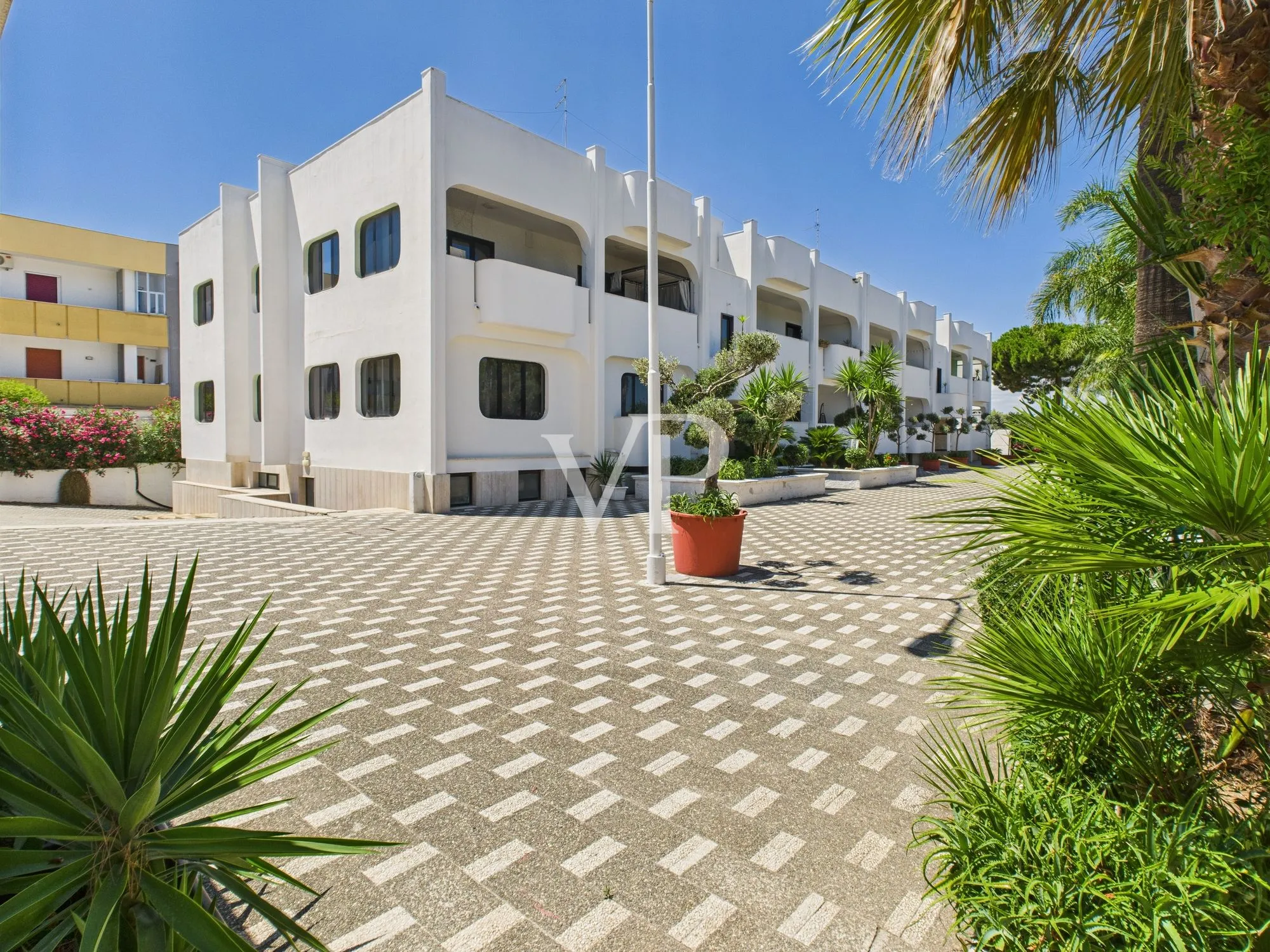 Hotel Villa 400 meters from the sea