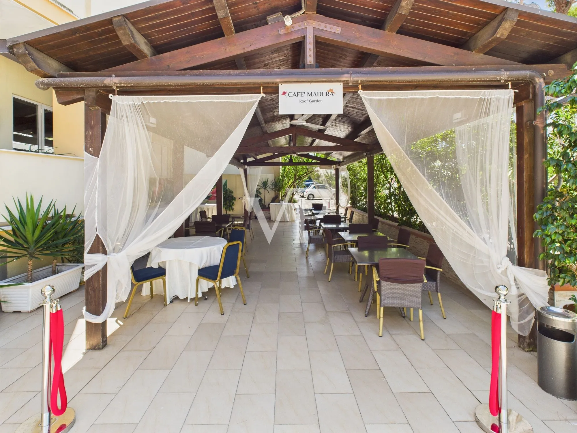 Hotel Villa 400 meters from the sea