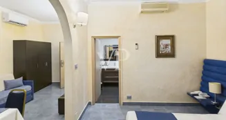 von_poll_real_estate_property_IT252942306_image_22