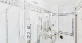 von_poll_real_estate_property_IT252942306_image_61